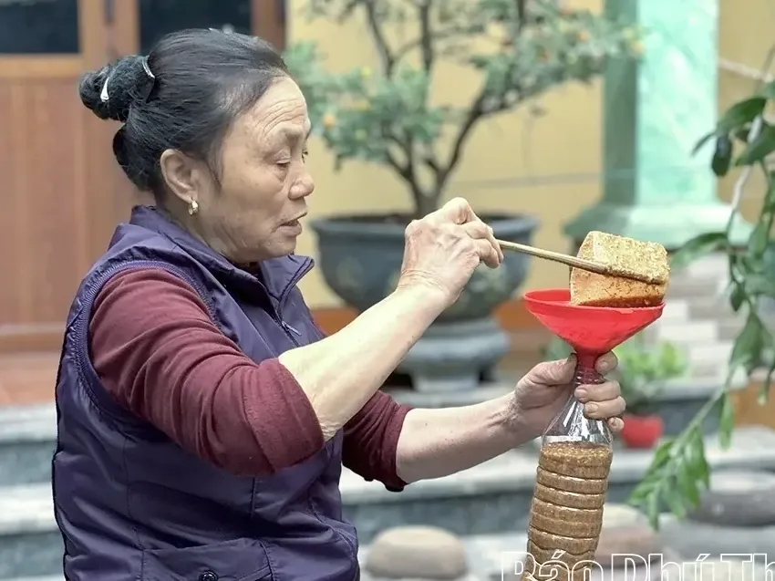 Nghề truyền thống làm tương Khả Do