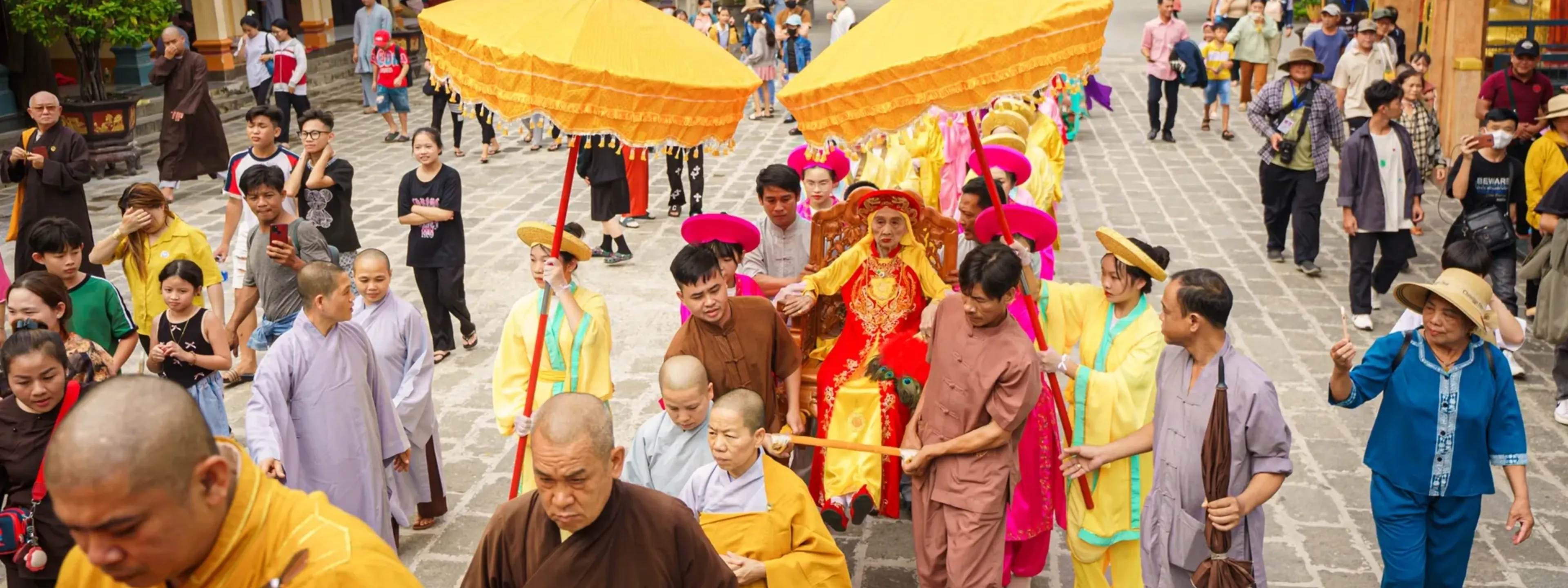 Lễ Vía Bà Linh Sơn Thánh Mẫu