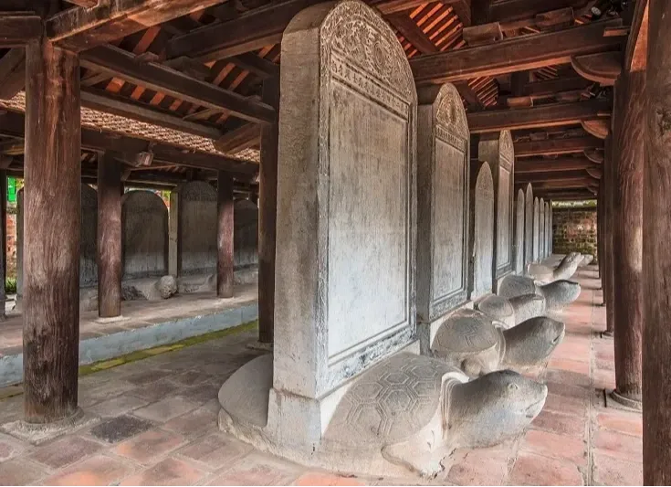 Vườn bia Tiến sĩ – Giếng Thiên Quang