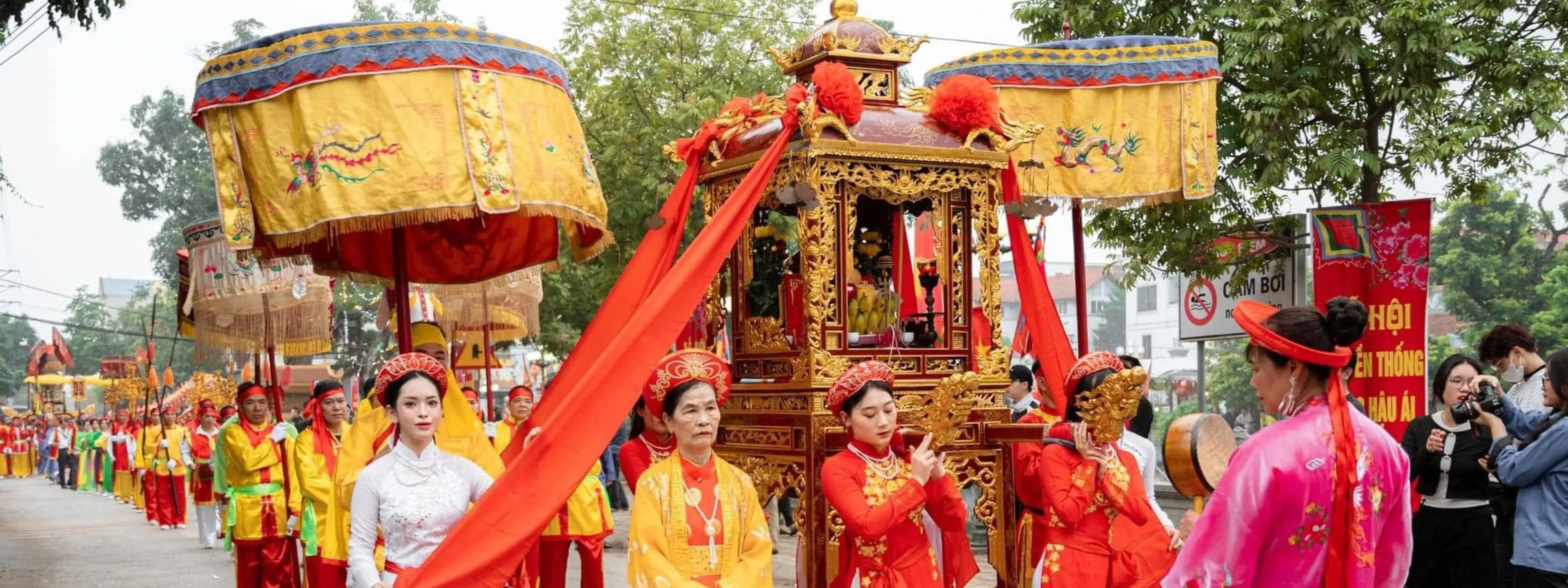 Hội làng Hậu Ái