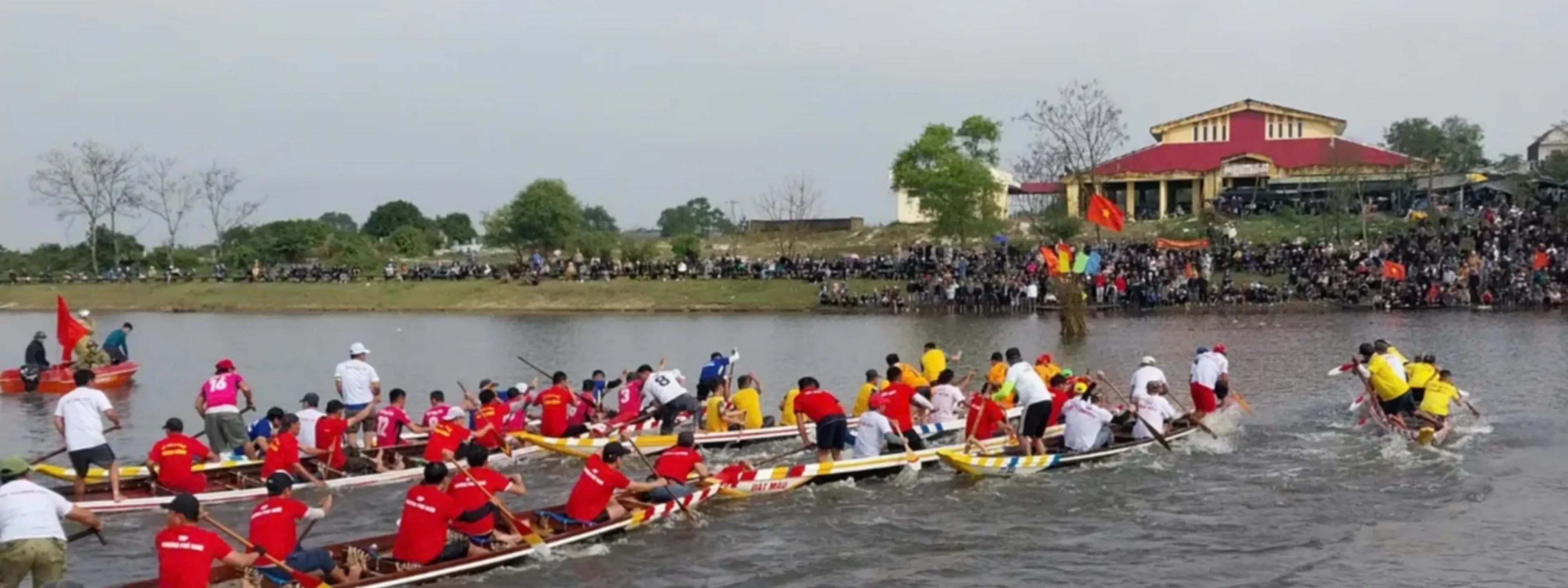 Lễ hội Đua ghe Thị trấn Sịa