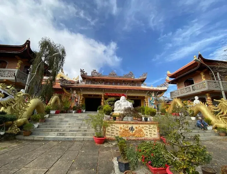 Tổng quan Chùa Linh Quang