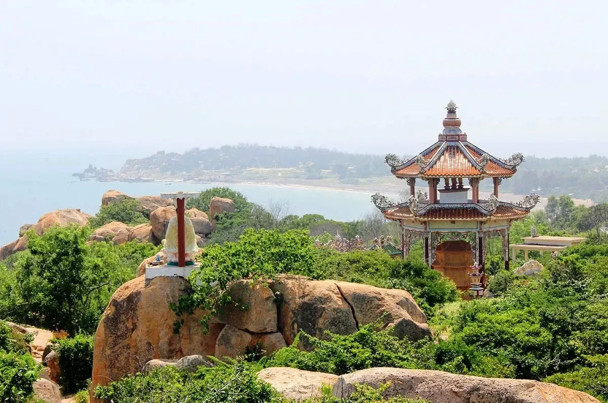Tổng quan Chùa Cổ Thạch (chùa Hang)