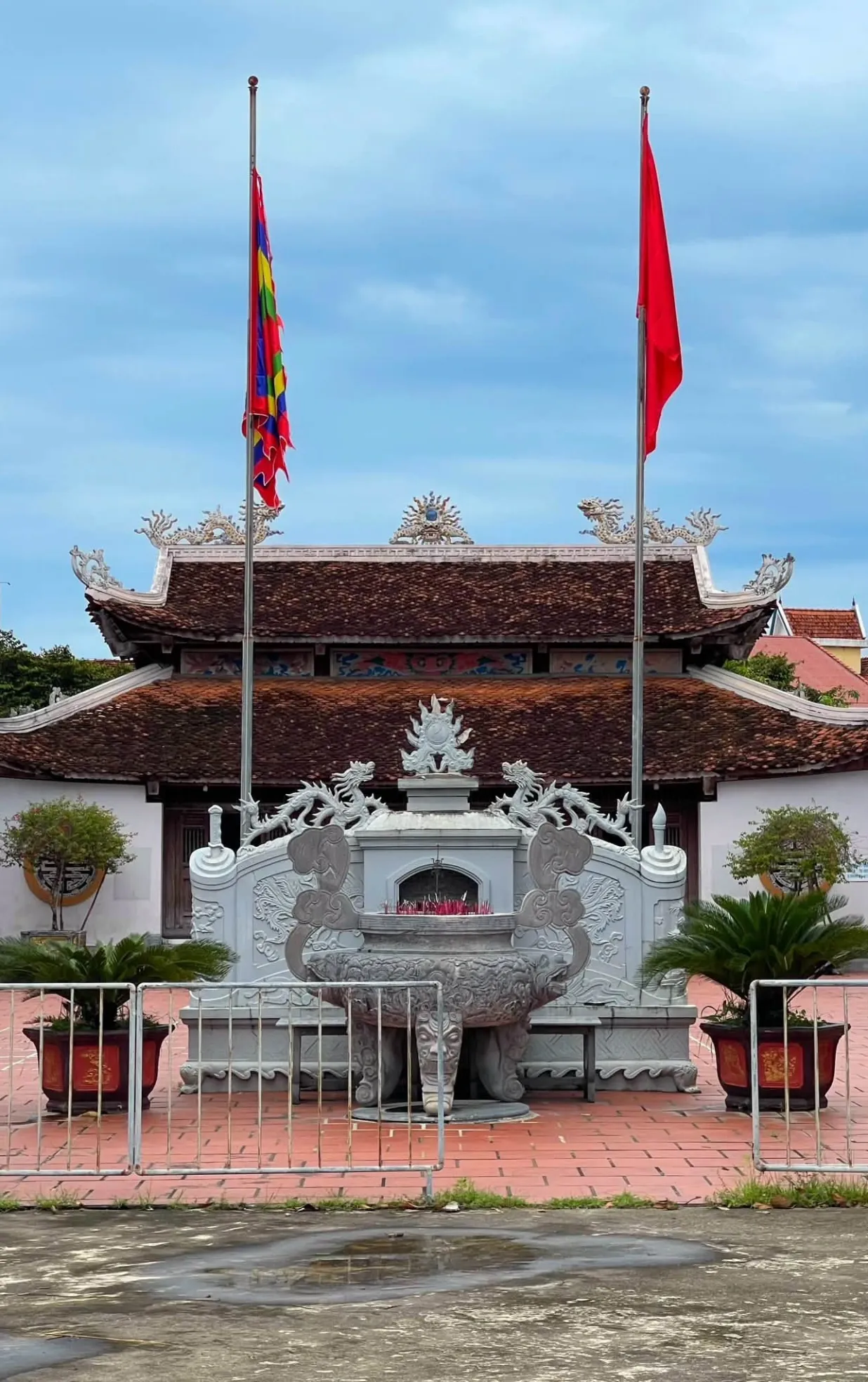 Đền Thờ Mai Hắc Đế