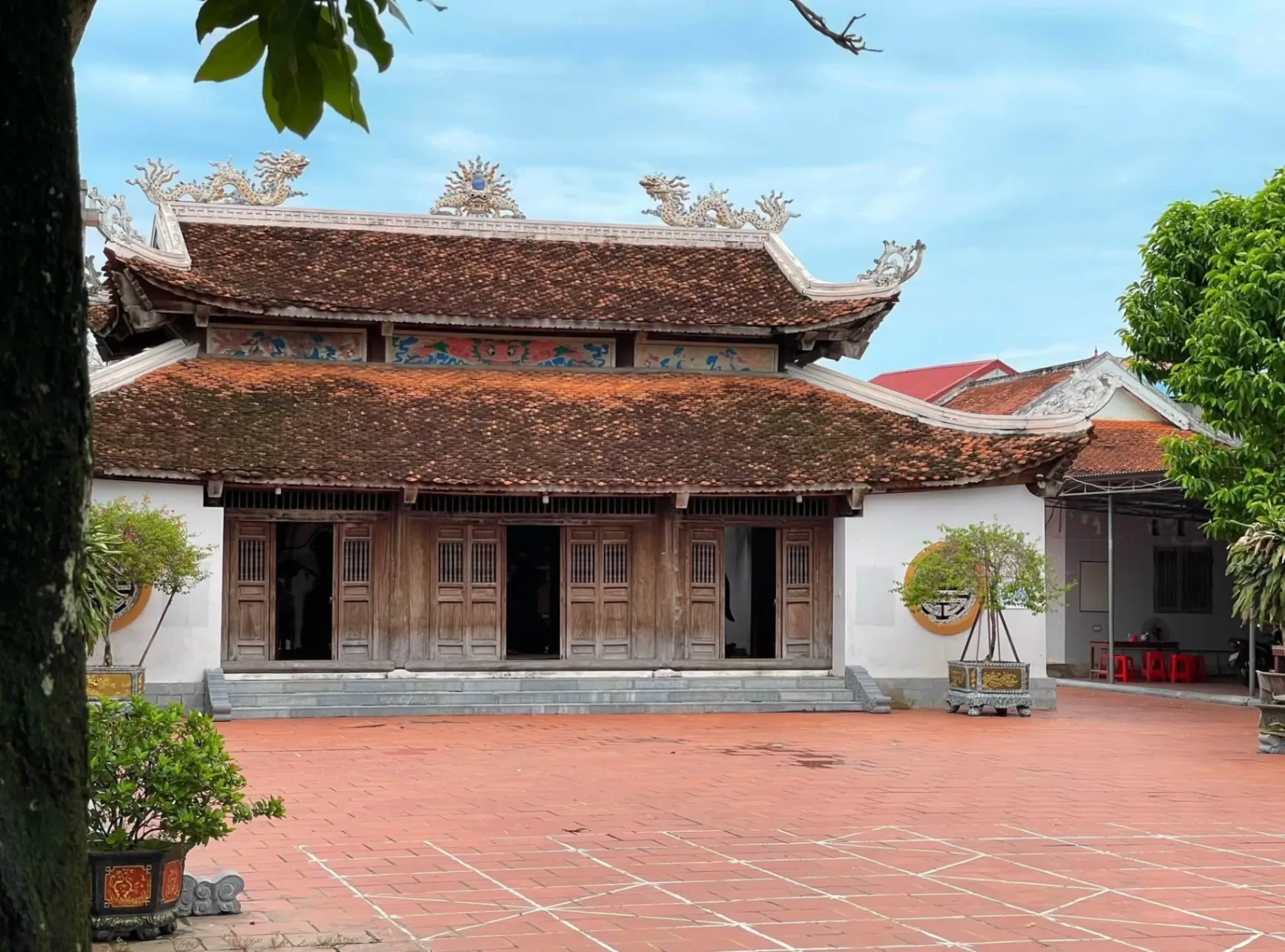 Đền Thờ Mai Hắc Đế