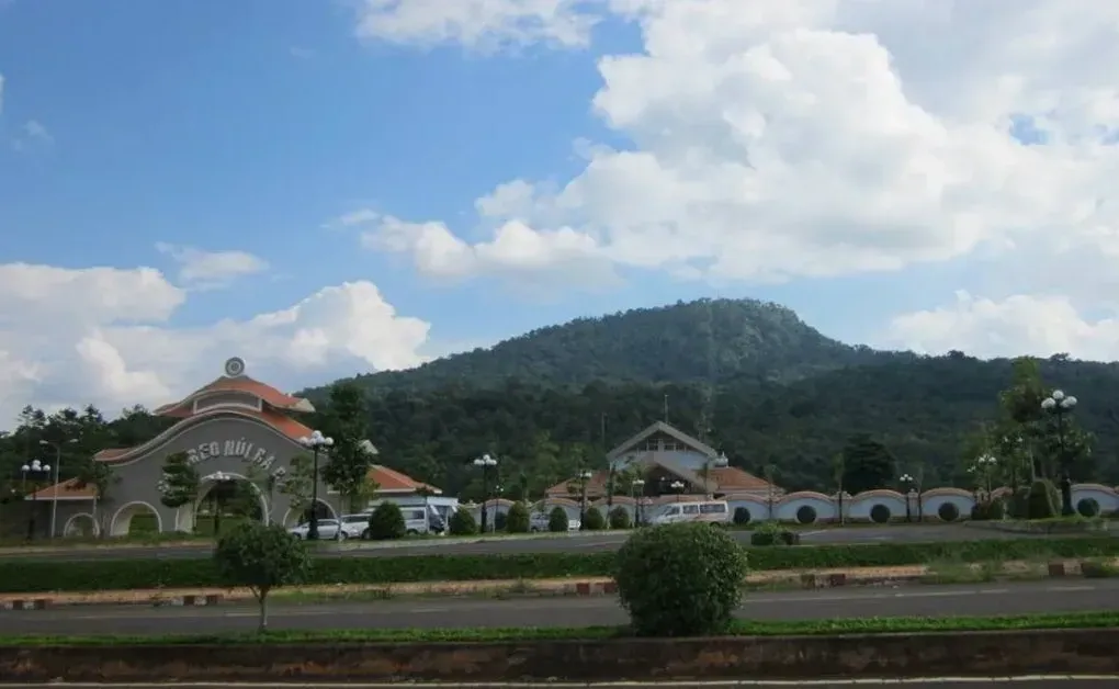 Núi Bà Rá