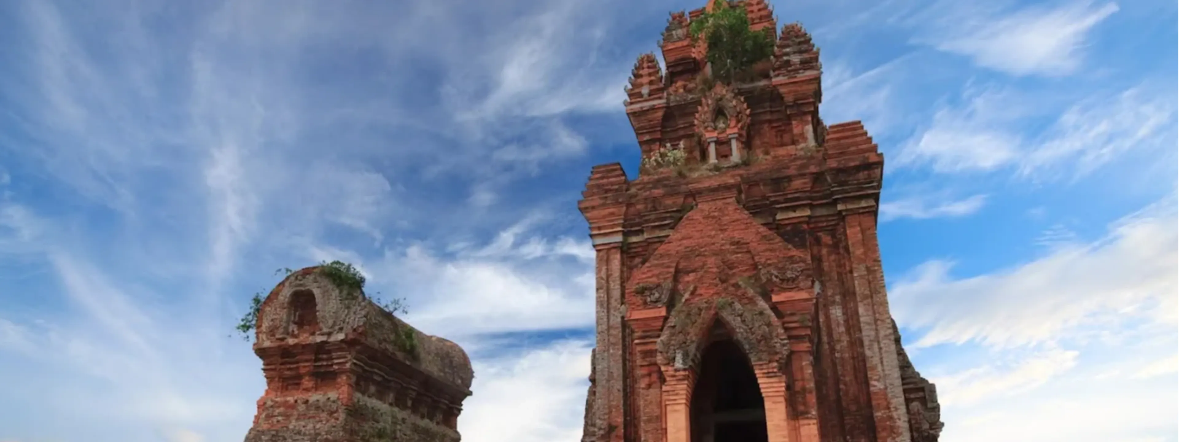 Tháp Bánh Ít (tháp Bạc)