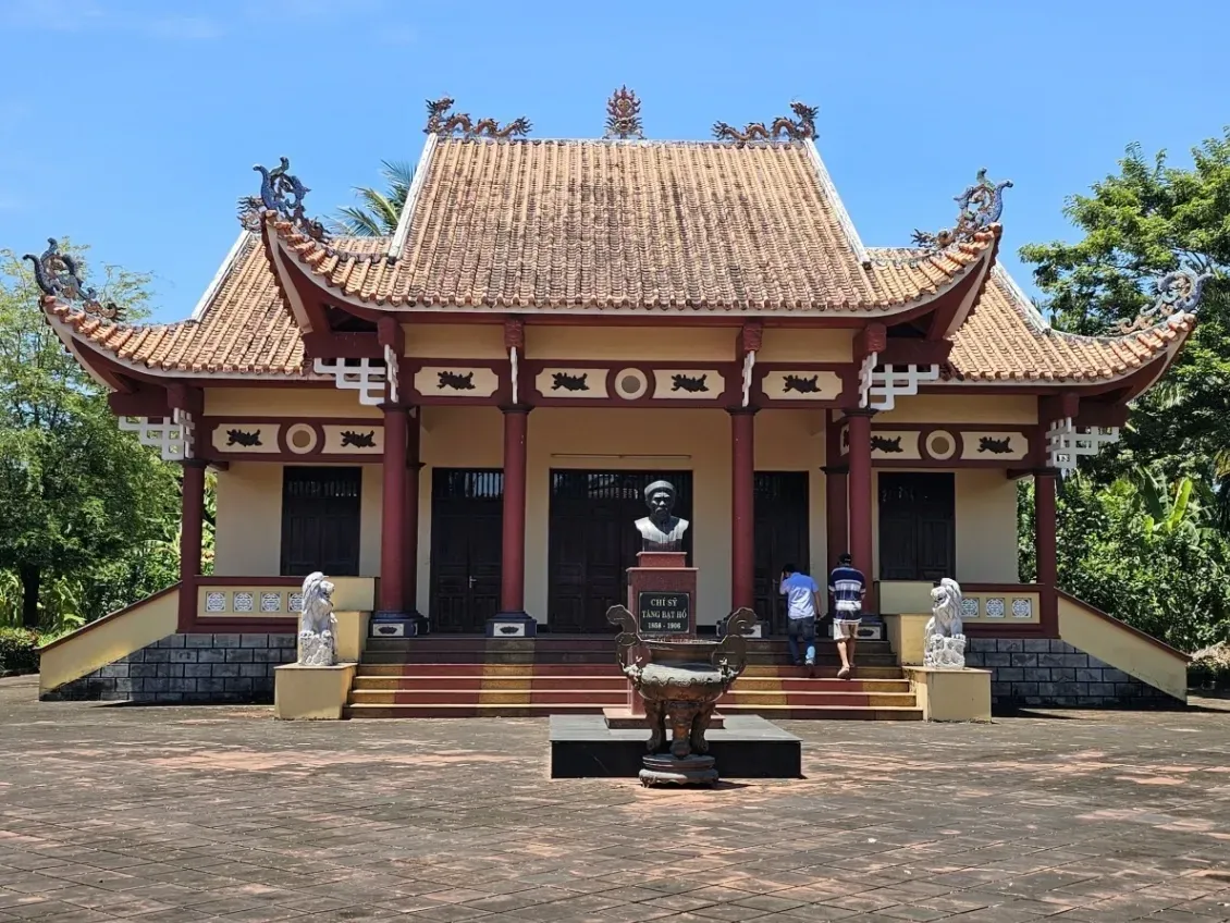 Đền Thờ Tăng Bạt Hổ
