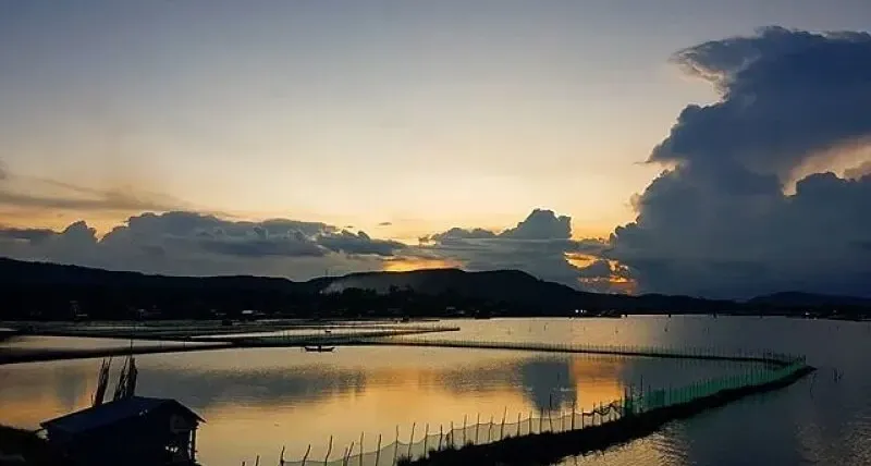 Đầm Ô Loan