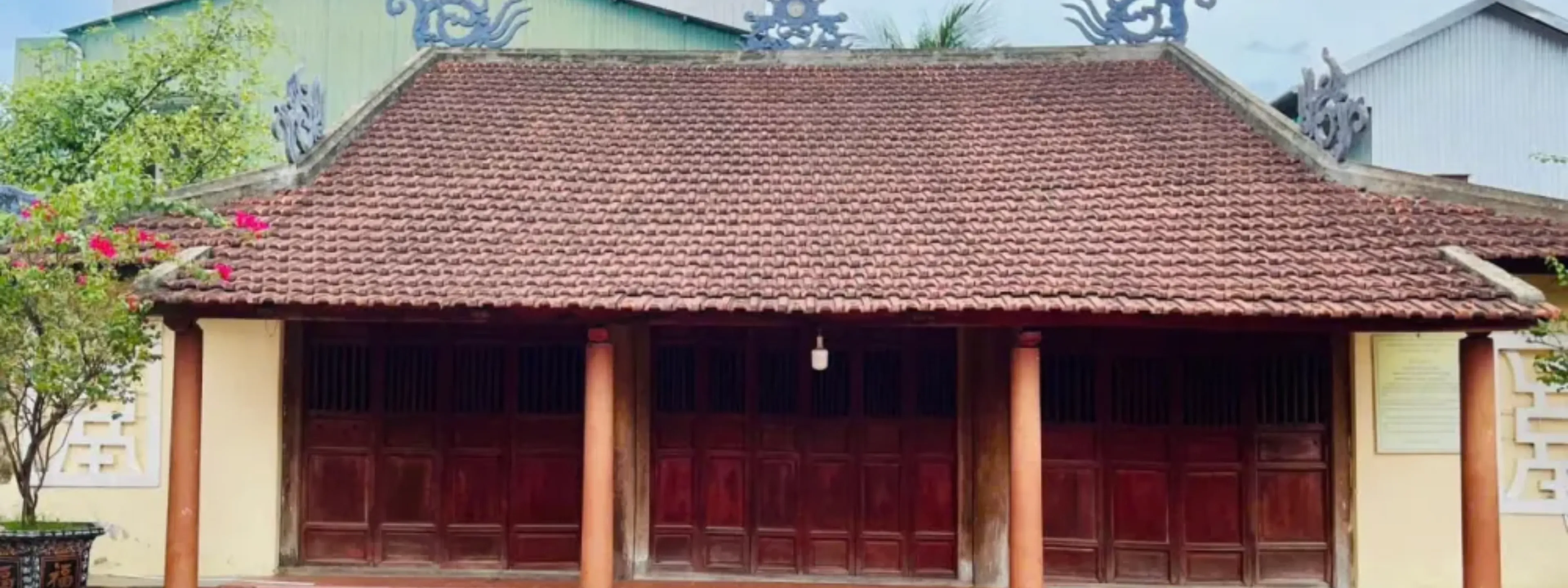 Lăng Mộ Và Phủ Thờ Diên Khánh Vương