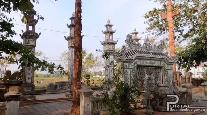 Tổng quan Đình Dạ Lê