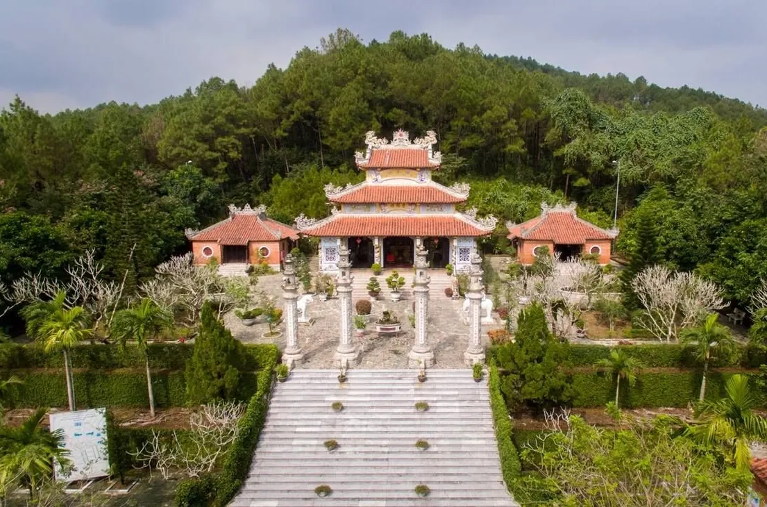 Đền Huyền Trân