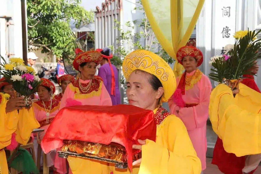 Lễ hội Đình Làng Lưu Phương