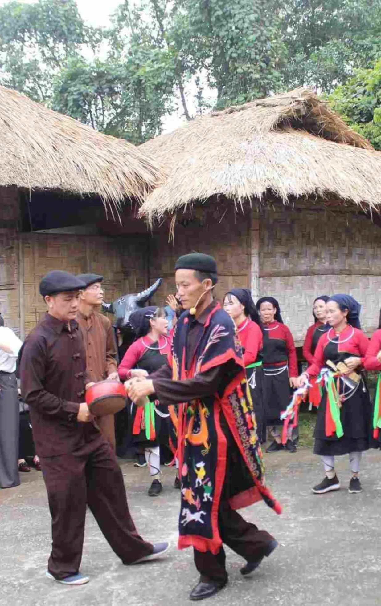 Lễ hội xuống đồng của người Cao Lan