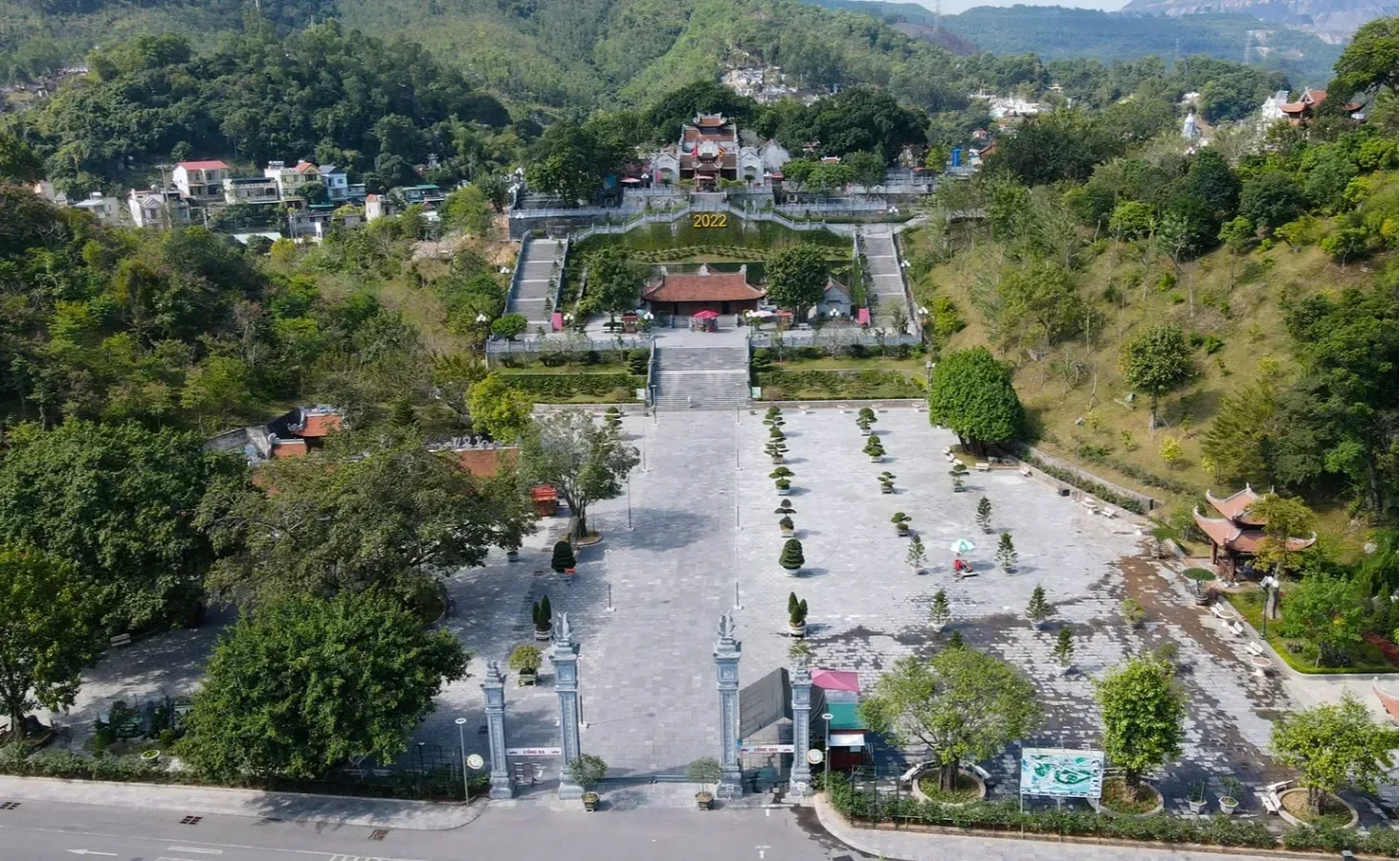 Tổng quan Đền Cửa Ông