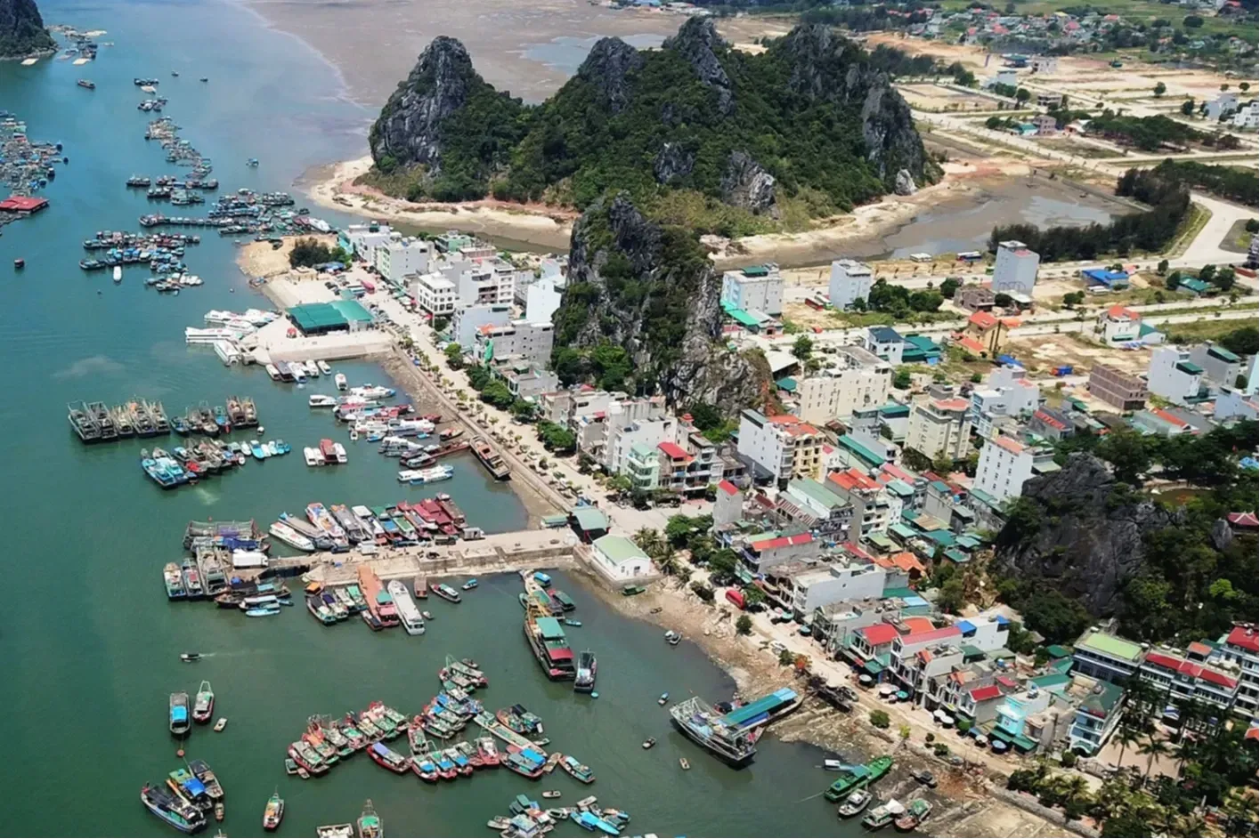 Di Tích Thương Cảng Vân Đồn (cống Đông, Tây Và Bến Cái Làng)