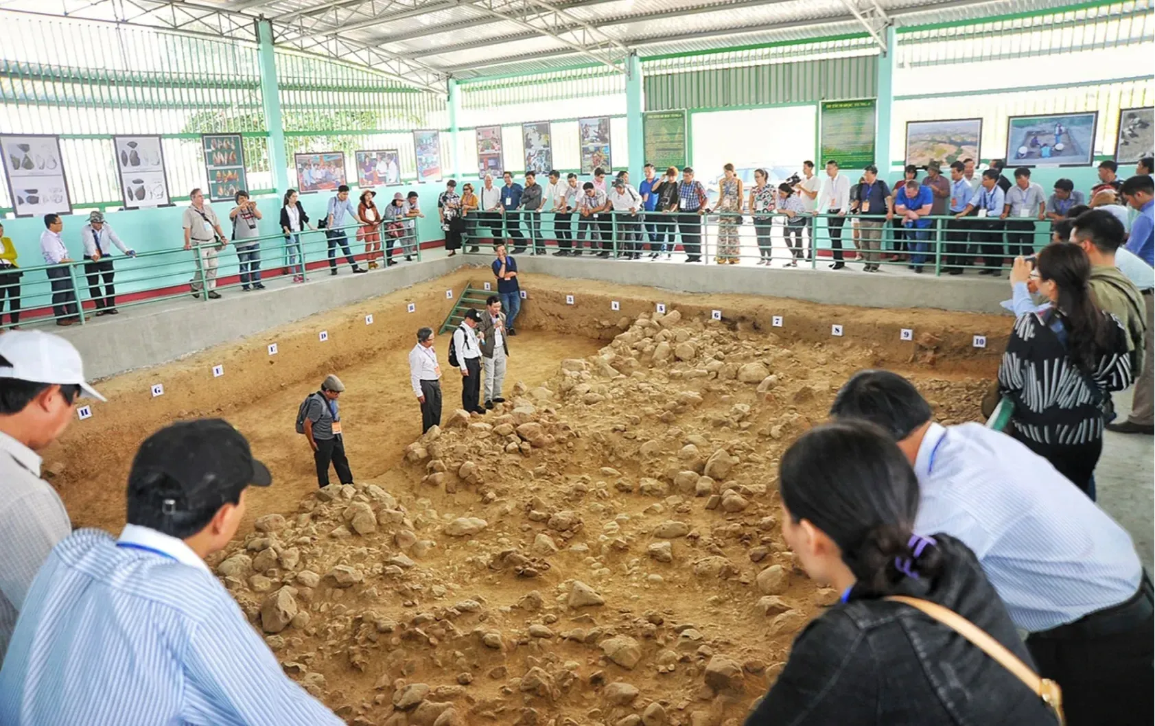 Tổng quan Di Tích Rộc Tưng - Gò Đá