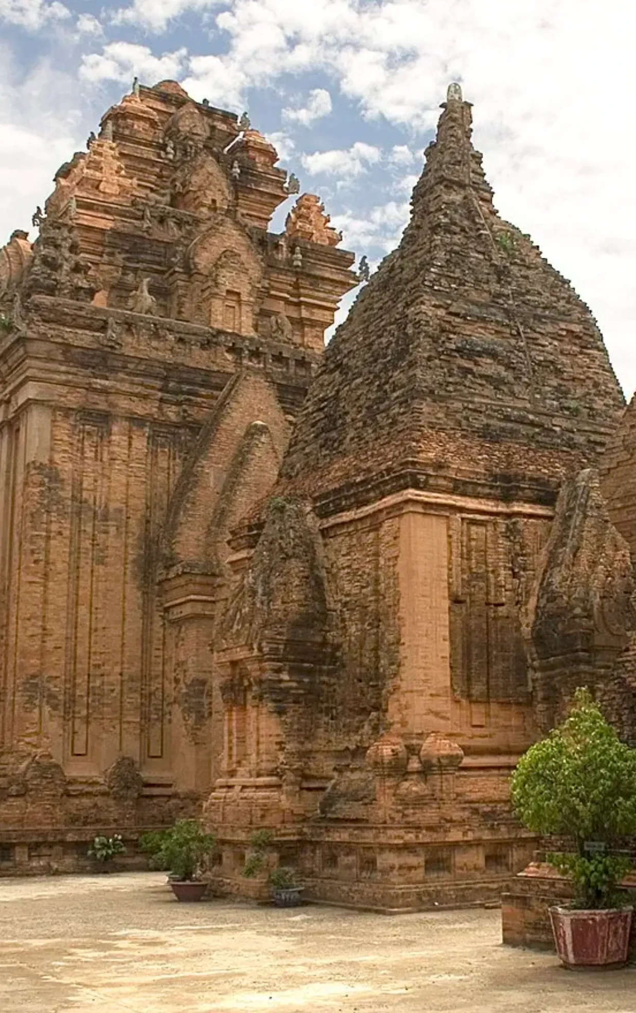 Tháp Bà Ponagar