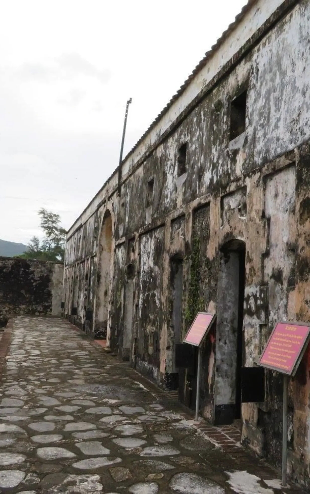Nhà Tù Côn Đảo