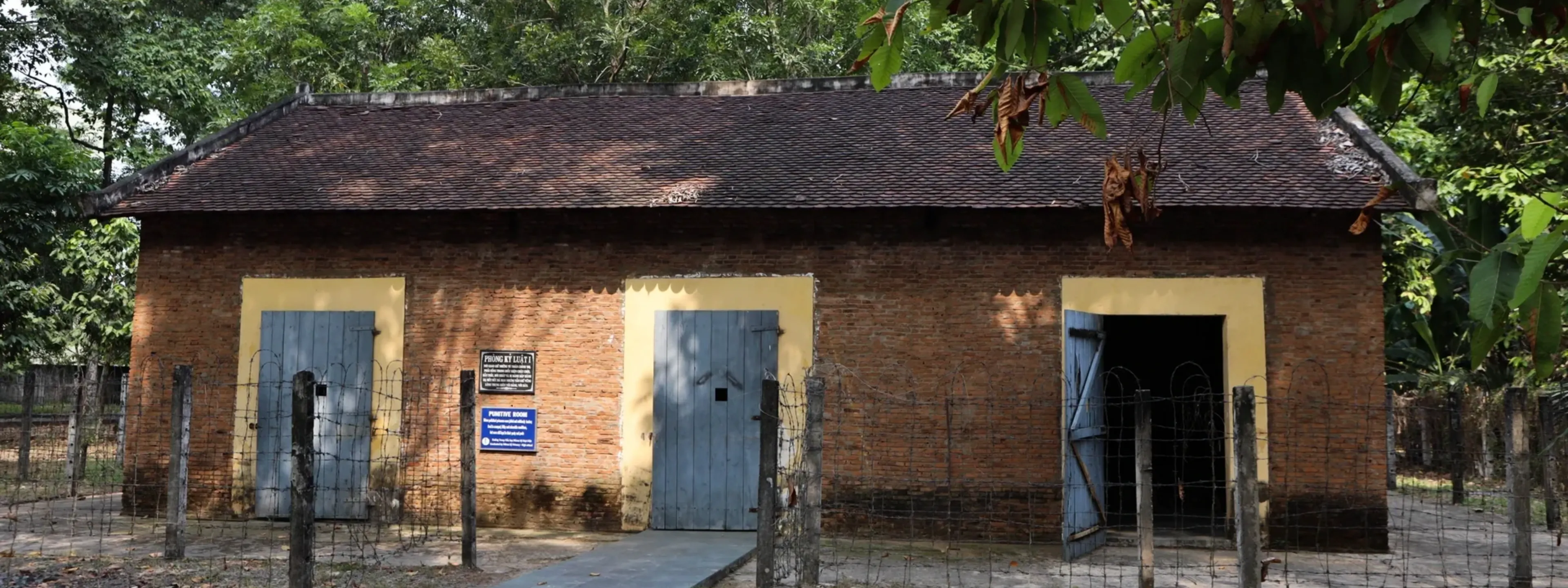 Nhà Tù Phú Lợi
