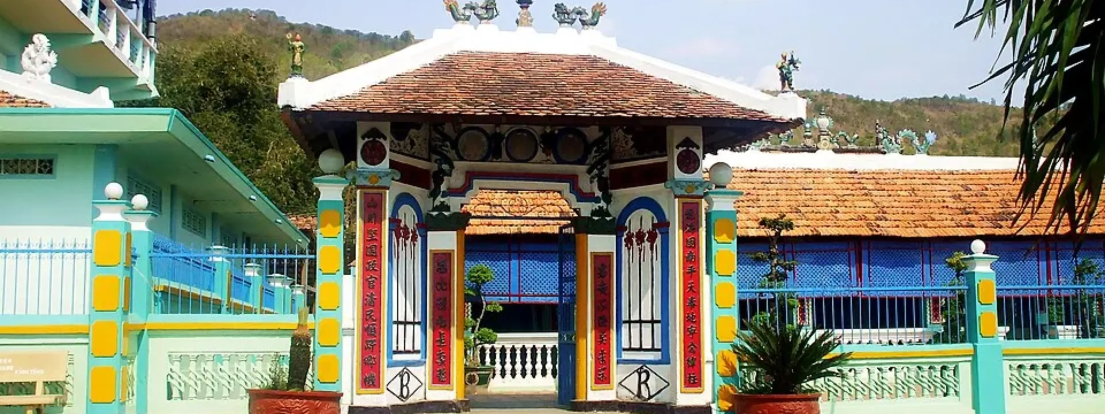 Nhà Lớn Long Sơn (đền Ông Trần)