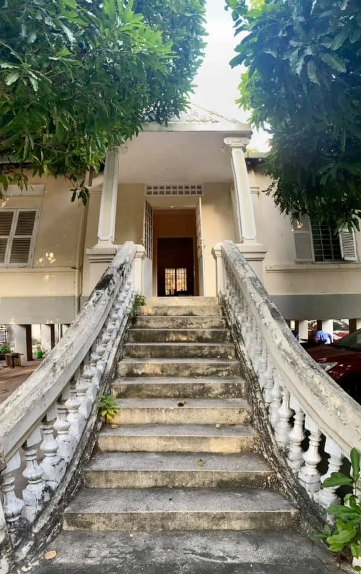 Nhà Cao Cẳng" Số 18 Lê Lợi