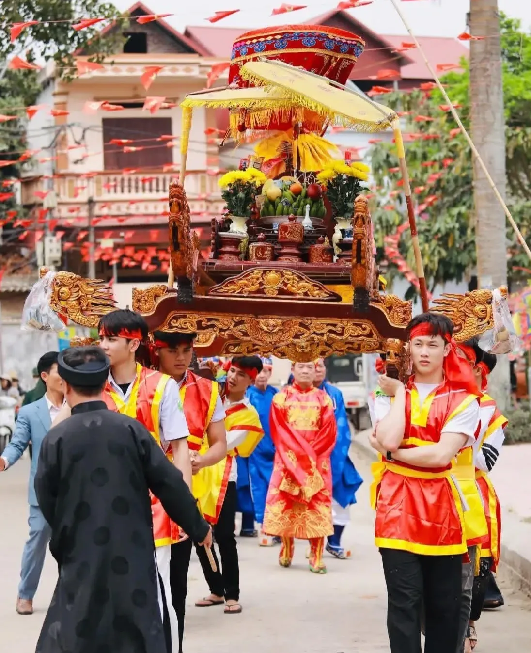 Hội đình ở làng Tri Lai