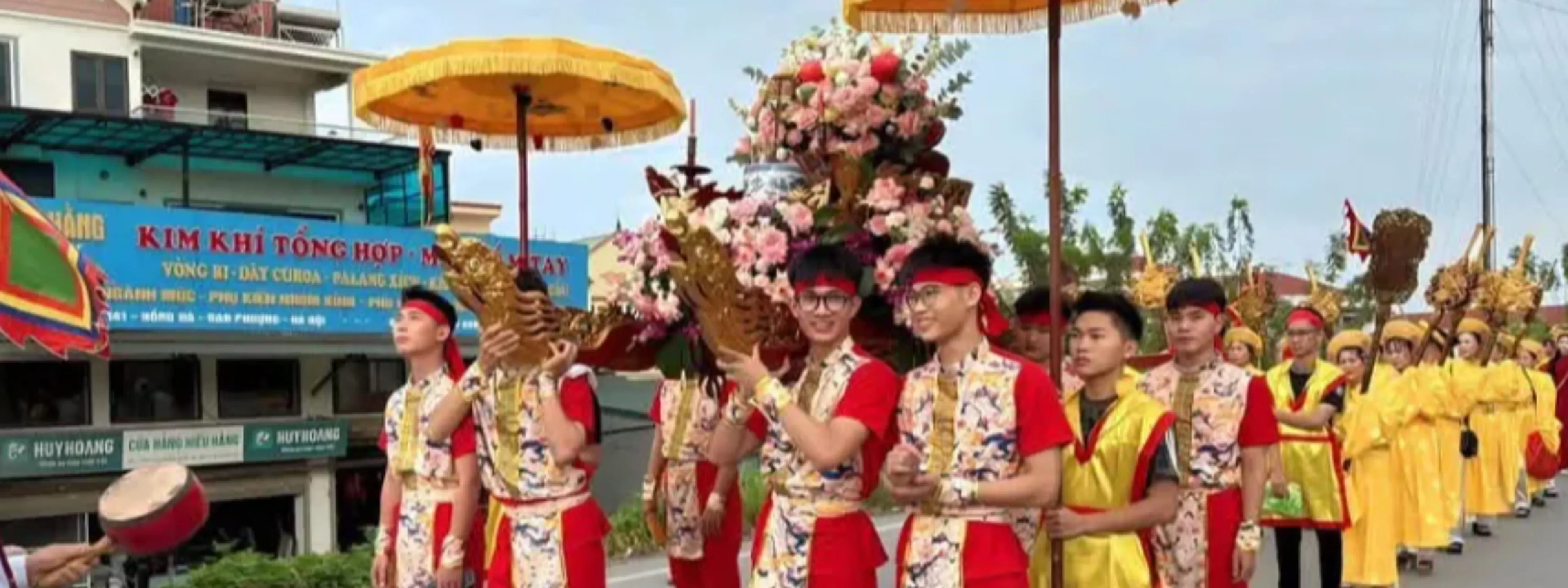 Hội làng Bồng Lai