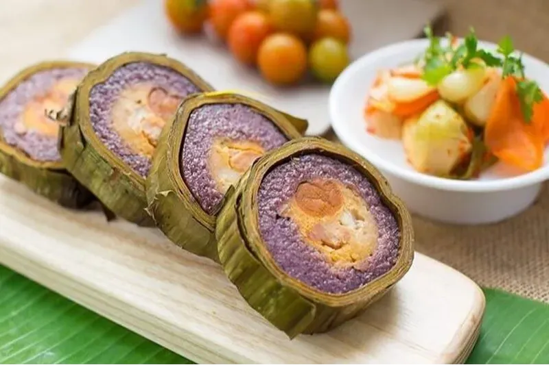 Làng nghề bánh tét Trà Cuôn