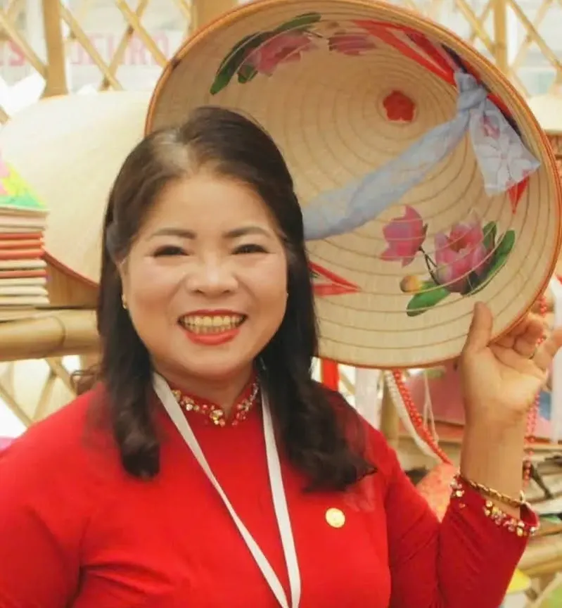 Tạ Thu Hương