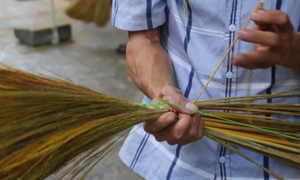 Làng nghề truyền thống chổi đót Thạch Hòa
