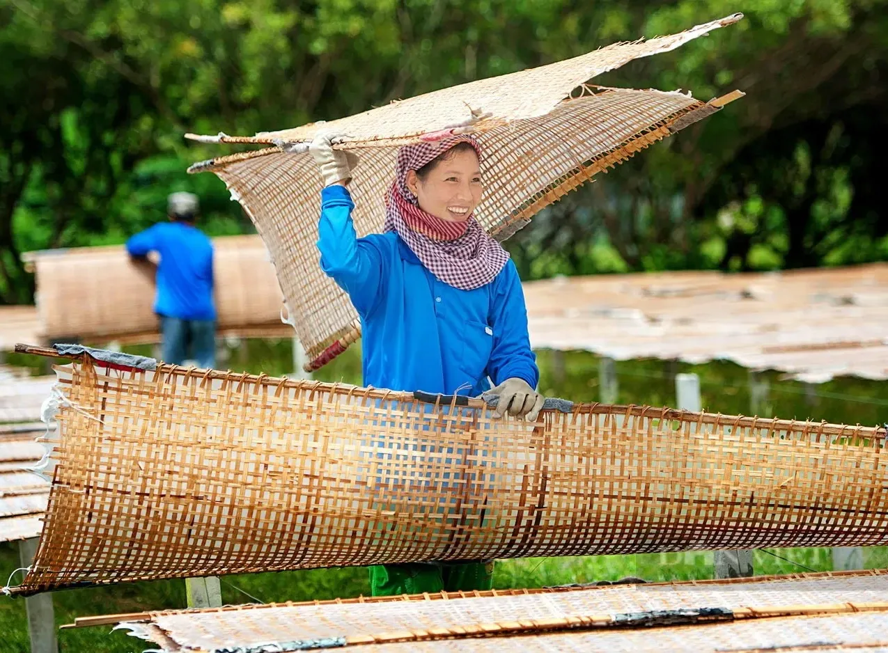 Nghề truyền thống tráng bánh tráng Trảng Bàng