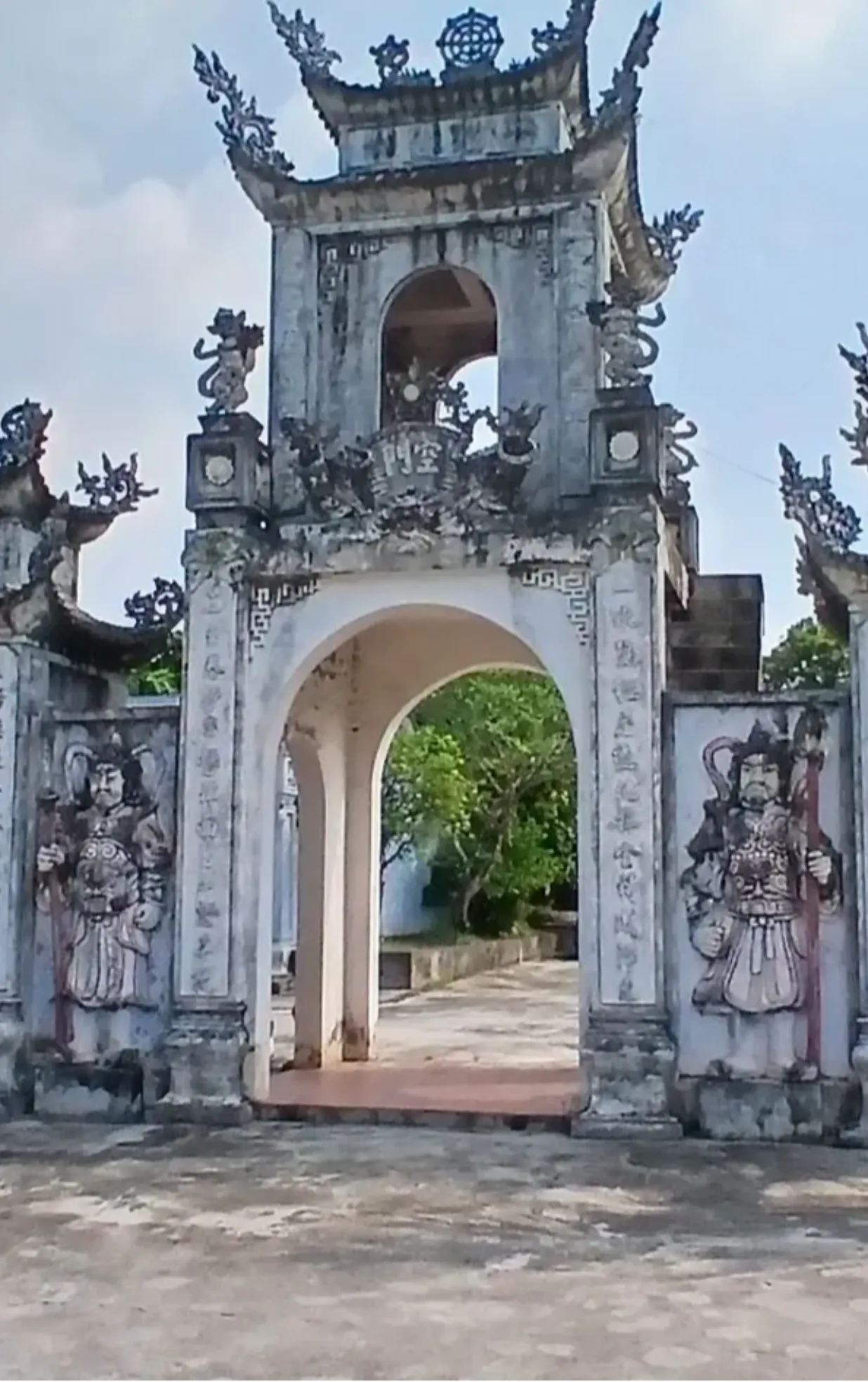 Chùa làng Phương Bản (Hoa Nghiêm Tự)