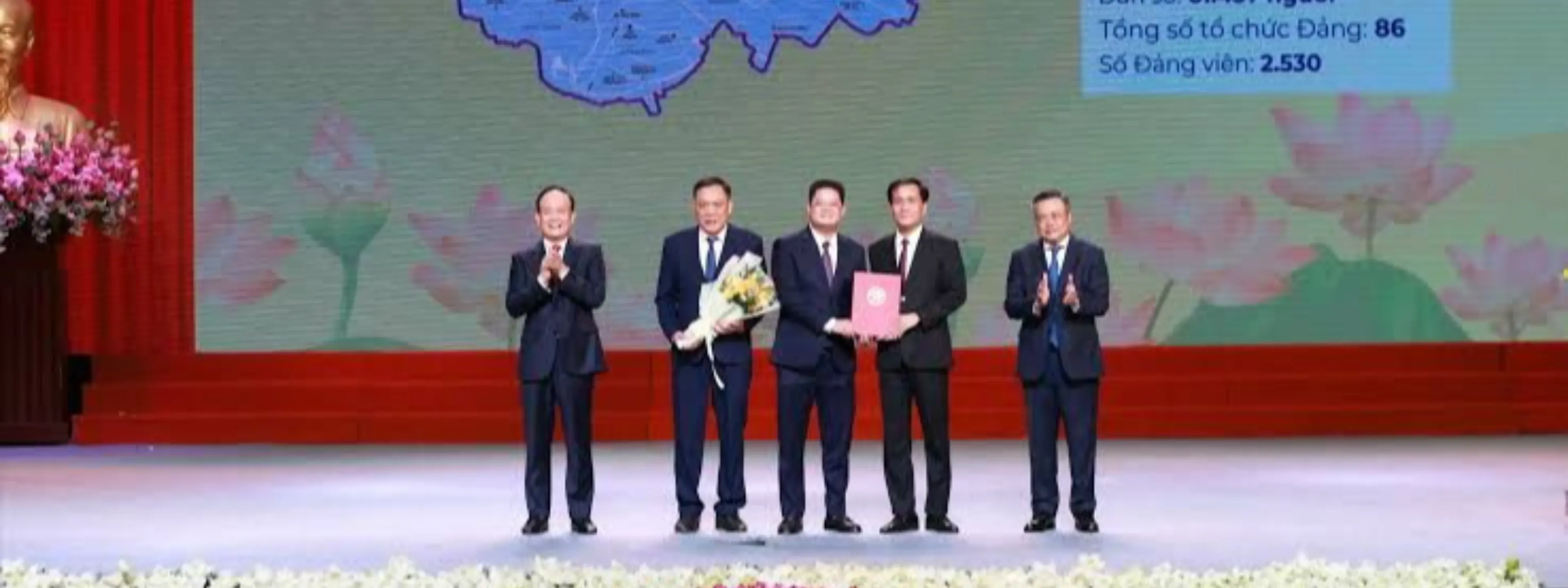 Hội đình làng Lục Xuân