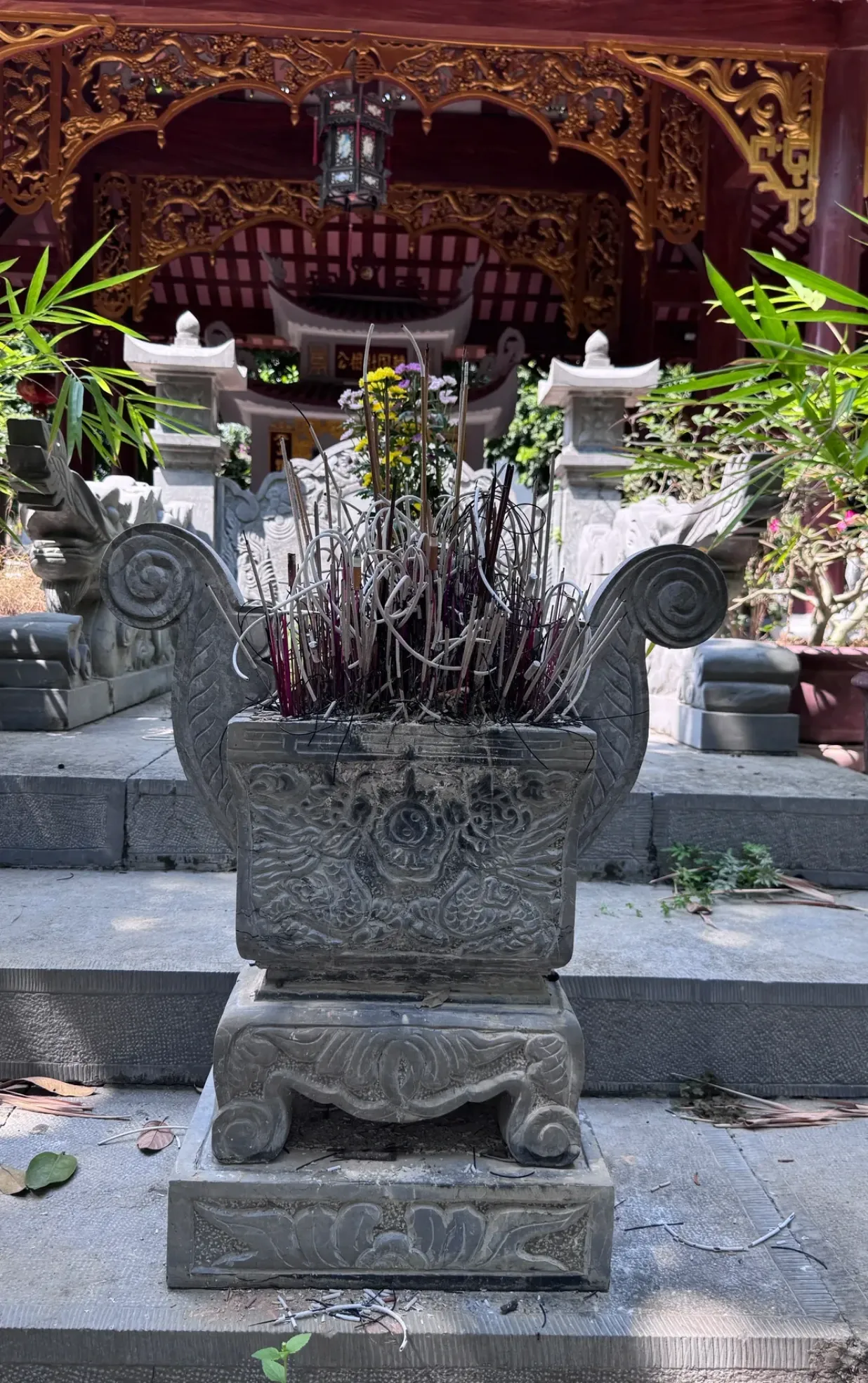Khu lăng mộ Đức thánh làng Hậu Ái