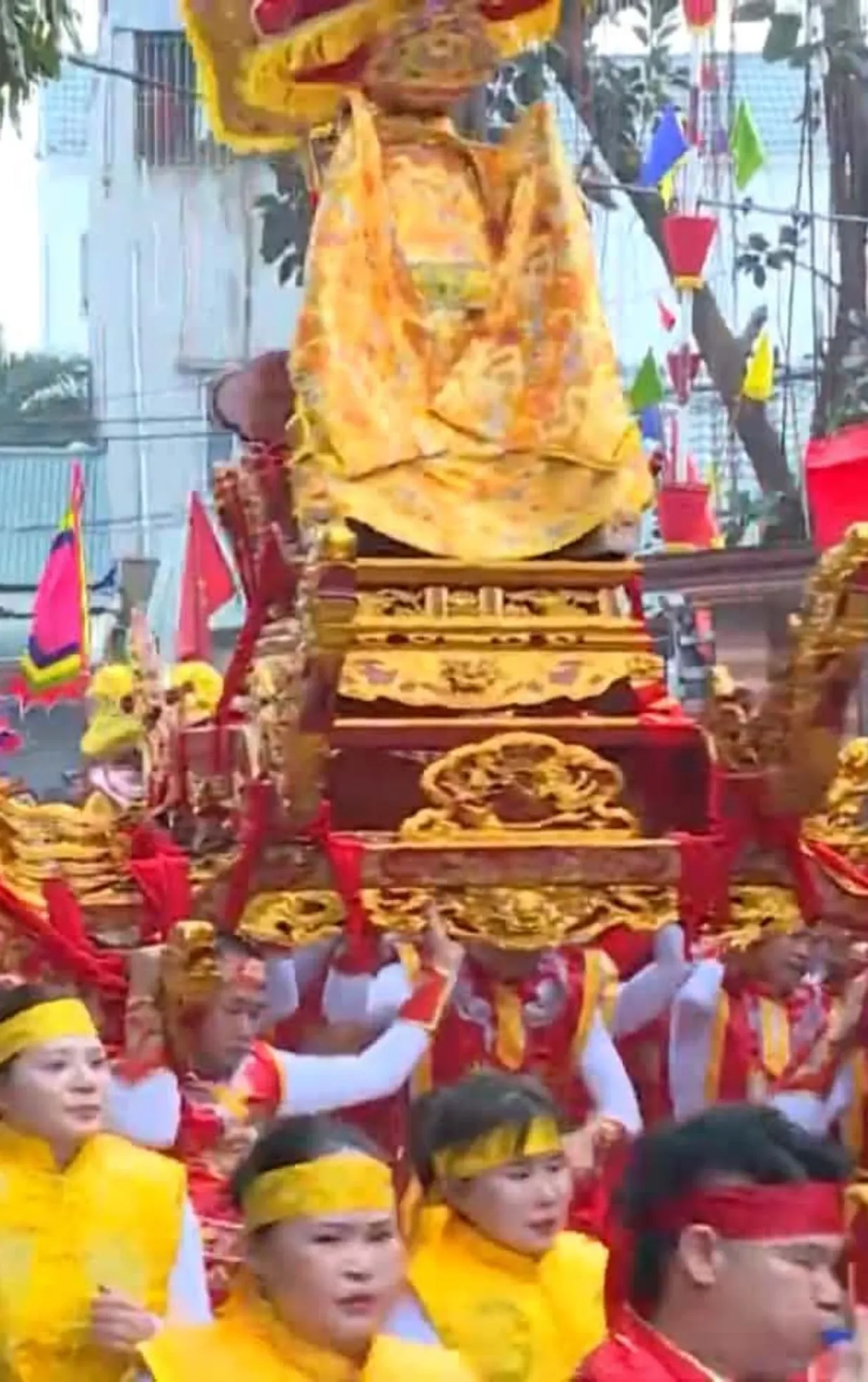 Hội làng Giang Chính