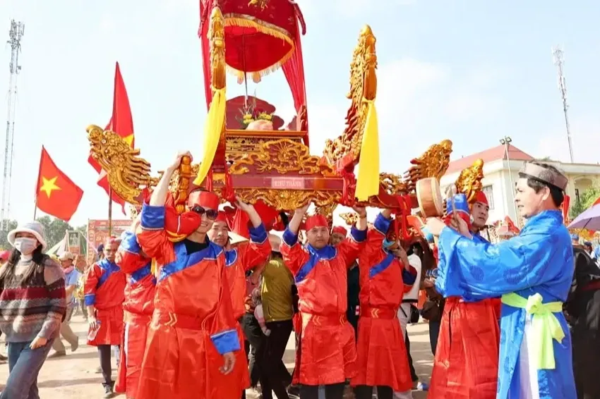Hoành Nha vào hội: Trăm năm vẫn vẹn tình quê