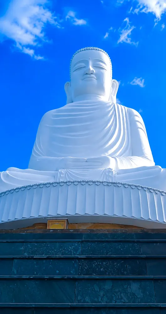 Tượng Phật Thích Ca Mâu Ni Chùa Linh Ứng
