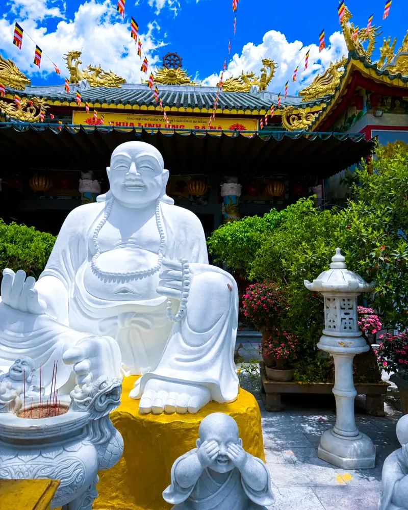 Tượng Phật Di Lặc Chùa Linh Ứng - Bãi Bụt Sơn Trà
