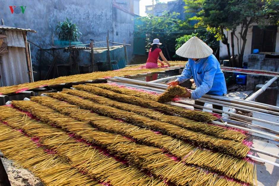 Hương xạ Cao Thôn - tri thức dân gian trong từng nén hương