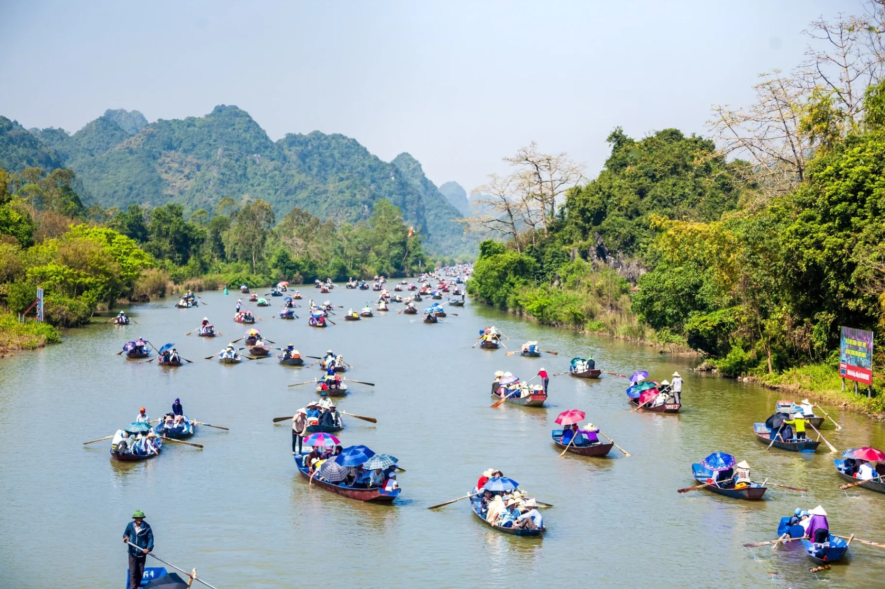 Xã Hương Sơn: Suối Yến, động Hương Tích và những làng quê dưới bóng núi thiêng