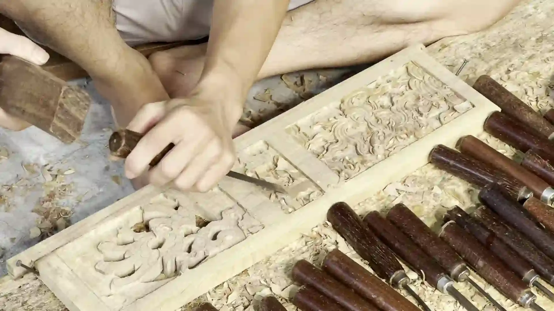 Nét chạm khắc trên gỗ của làng nghề Sơn Đồng vô cùng tinh xảo, khó có thể lẫn với nơi khác.