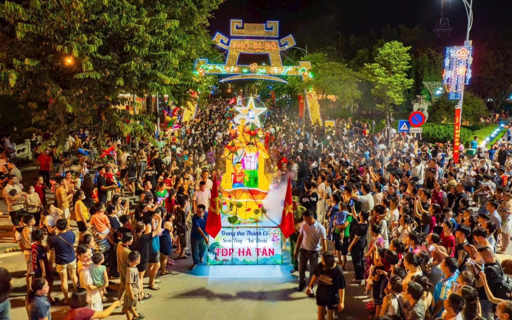 Hội đèn Trung thu Thành cổ Sơn Tây 2026: Khi cả phố đi bộ thắp sáng câu chuyện Xứ Đoài