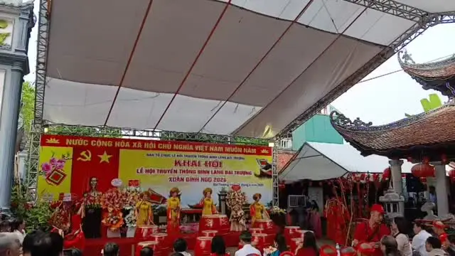 Trống hội tại lễ hội làng Bài Trượng