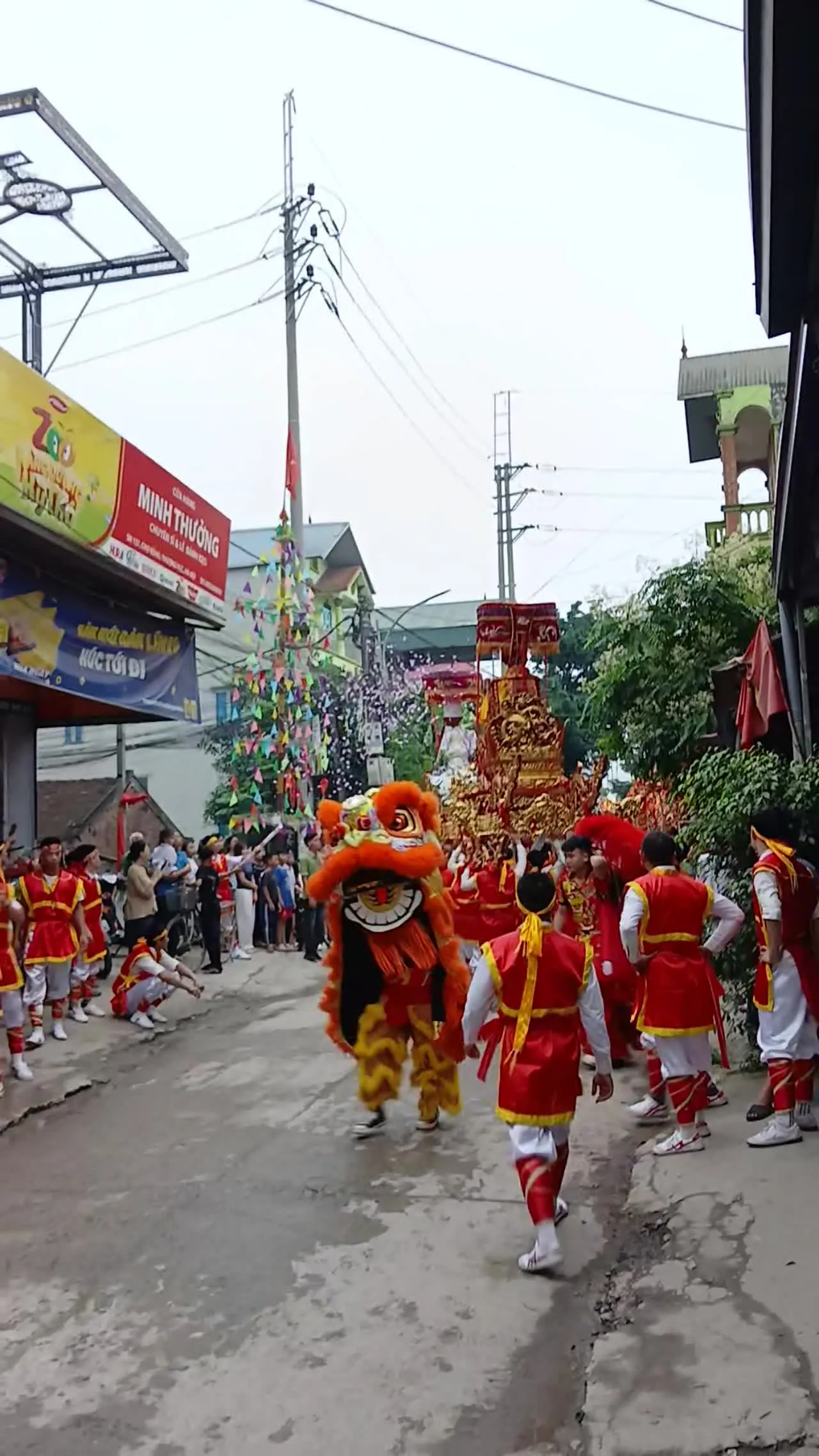 Lễ hội rước kiệu Thánh ở hội làng Thượng Lao 