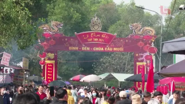 Phóng sự: Tưng bừng khai hội Đình, Đền, Chùa Cầu Muối