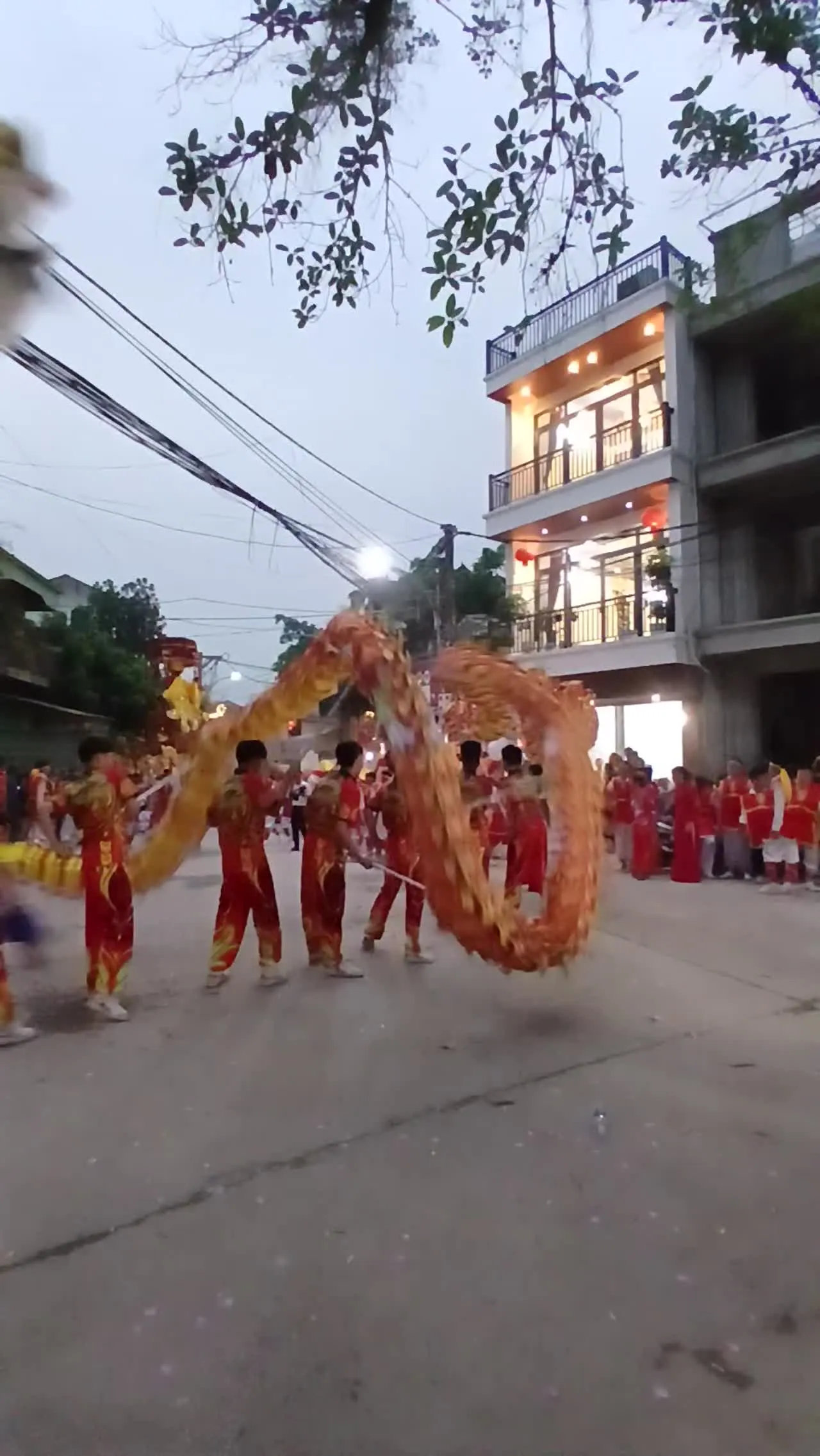 Kiệu quay ở hội làng Thượng Lao 