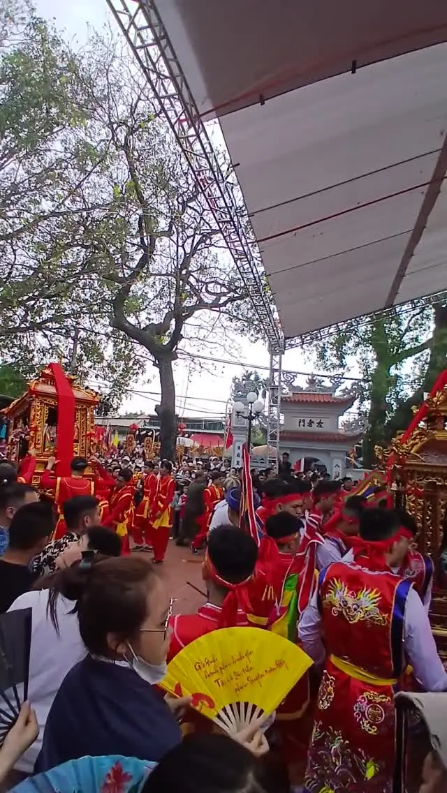 Lễ hội rước kiệu đình làng Yên Phúc